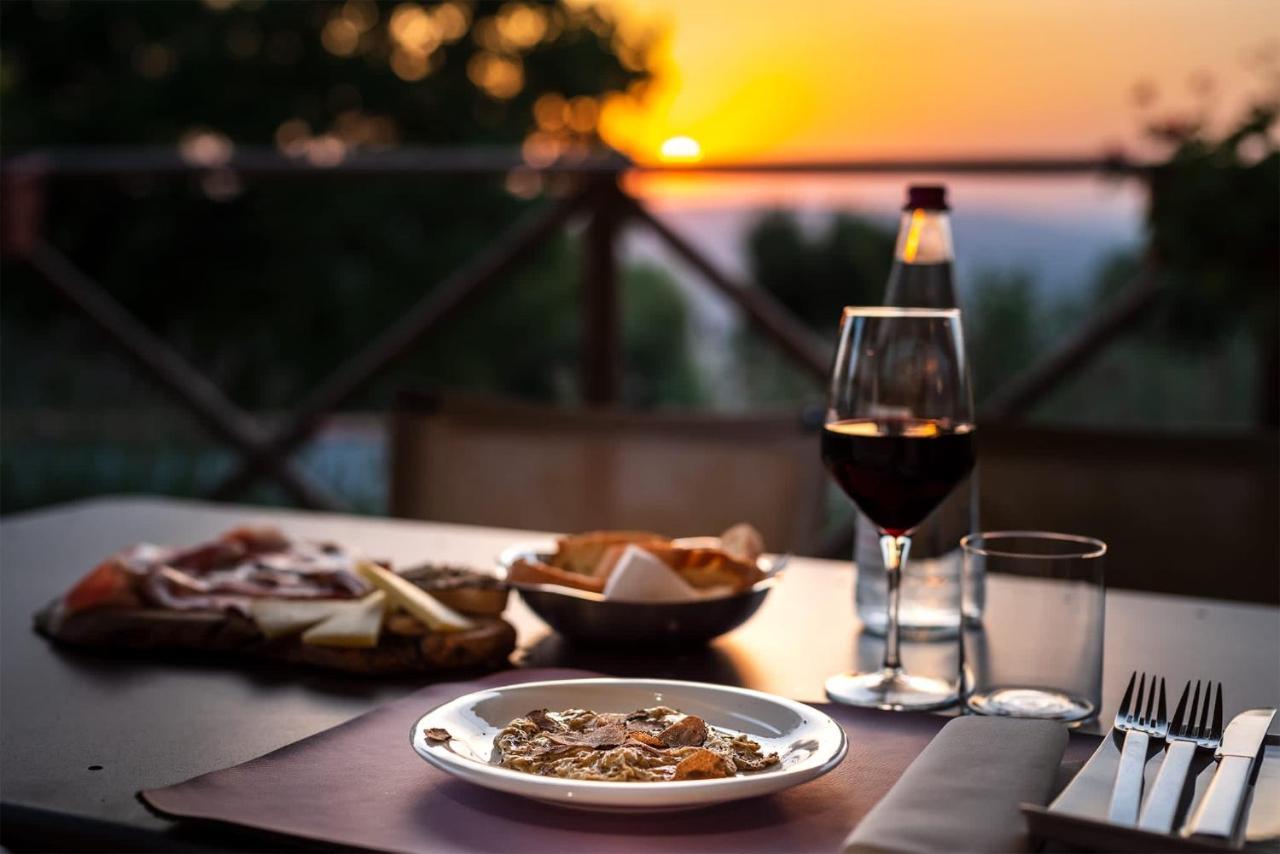 Albergo Ristorante Il Terziere Τρέβι Εξωτερικό φωτογραφία